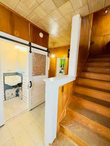 $140,000 | 917 West Barnes Avenue, Lansing, MI 48910