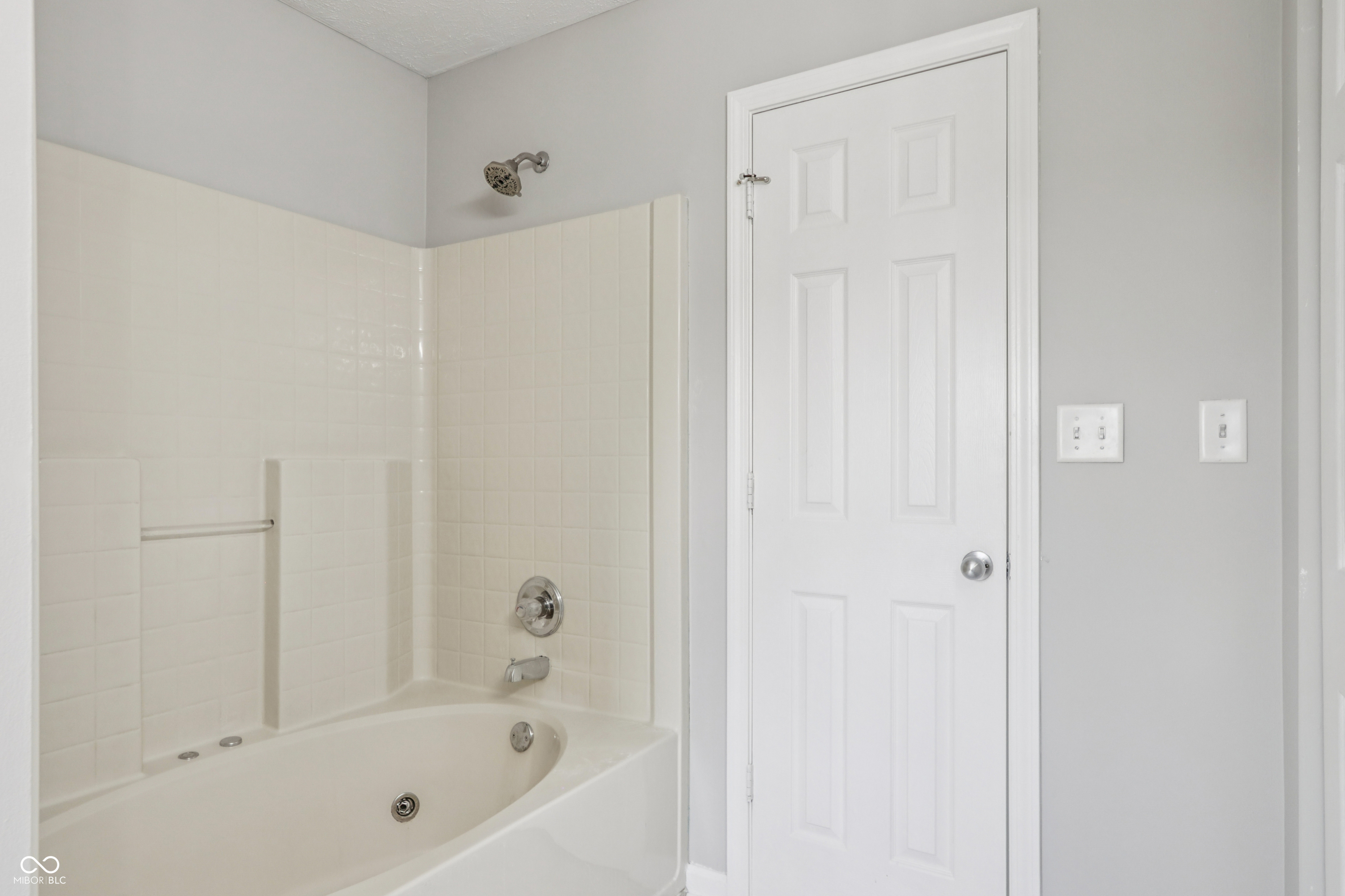 5729 Decatur Ridge Drive Indianapolis, IN 46221 - Photo 30 of 40 Gallery Image 30