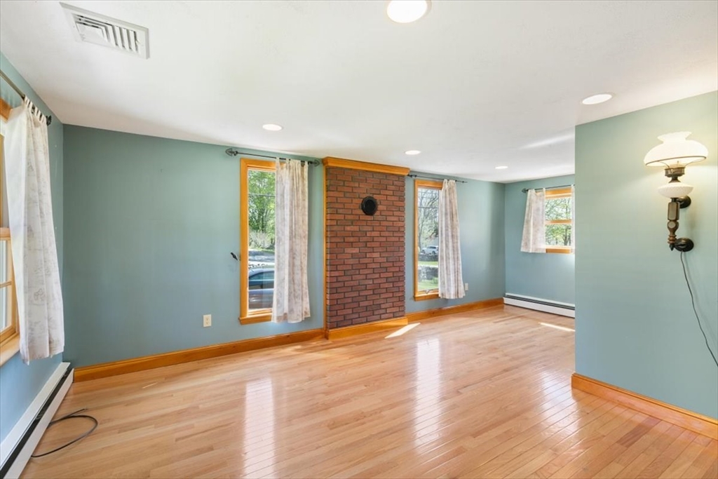 43 Old Rockingham Road Salem, NH 03079 - Photo 14 of 30 Gallery Image 14