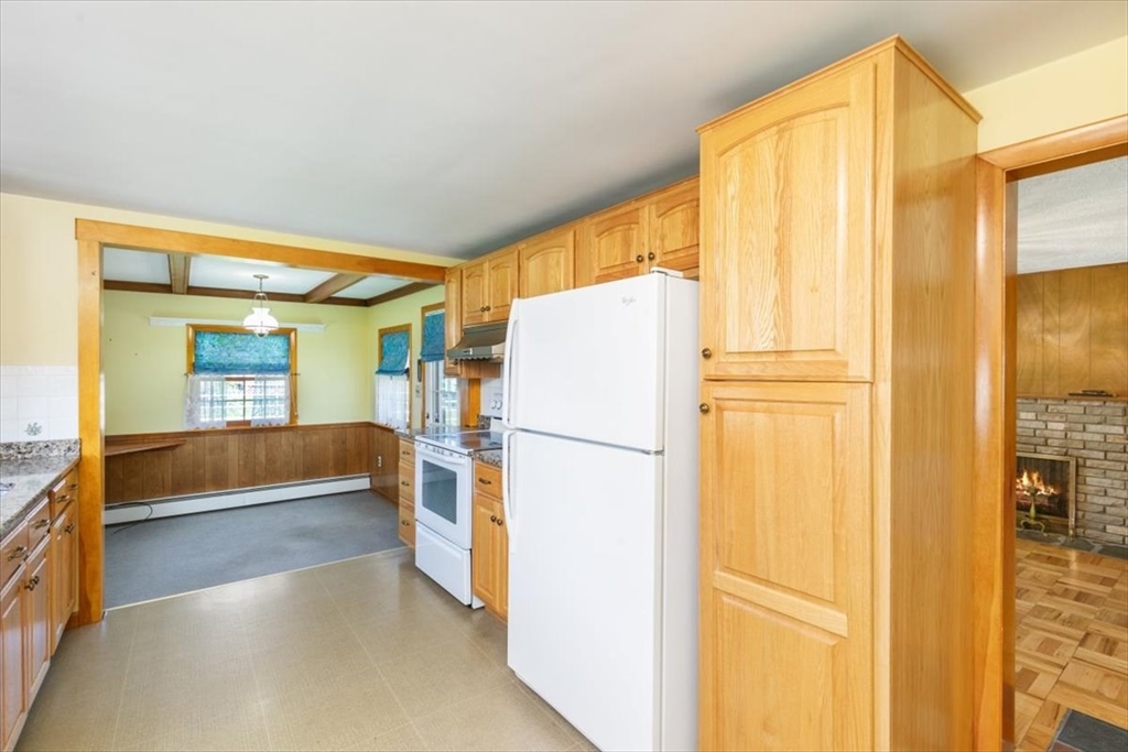 43 Old Rockingham Road Salem, NH 03079 - Photo 5 of 30 Gallery Image 5