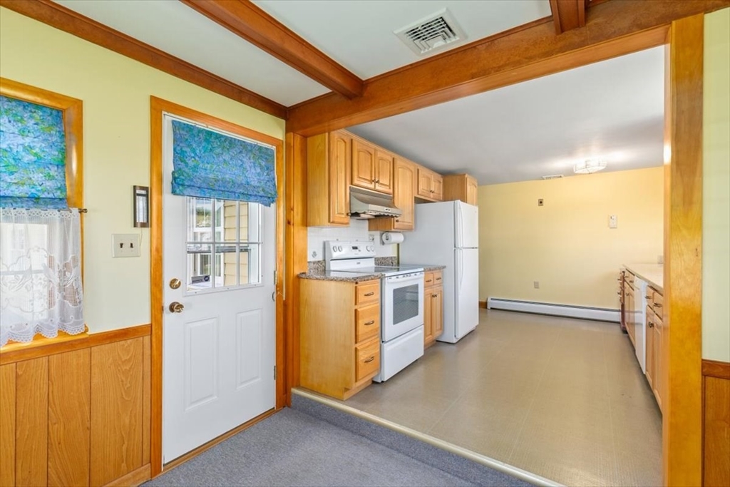 43 Old Rockingham Road Salem, NH 03079 - Photo 6 of 30 Gallery Image 6