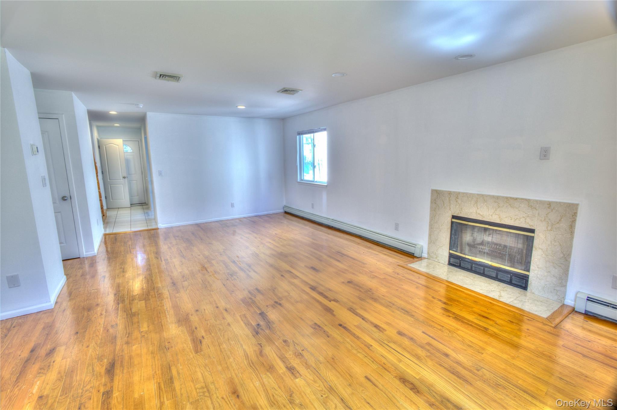 62 Hickory Road, Unit B Port Washington, NY 11050 - Photo 7 of 16 Gallery Image 7