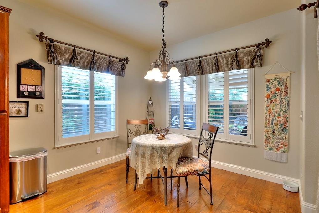 4152 Post Oak Drive Turlock, CA 95382 - Photo 32 of 71 a dining room with furniture and window