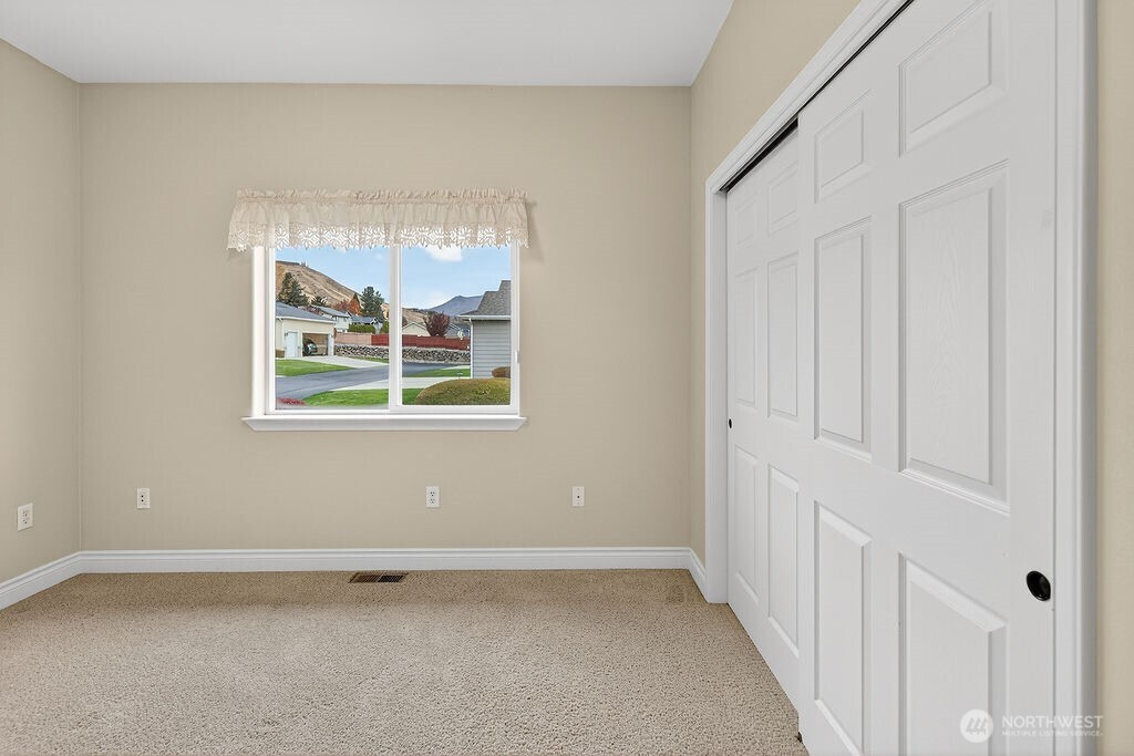 1845 Maple Street, Unit 26 Wenatchee, WA 98801 - Photo 31 of 40