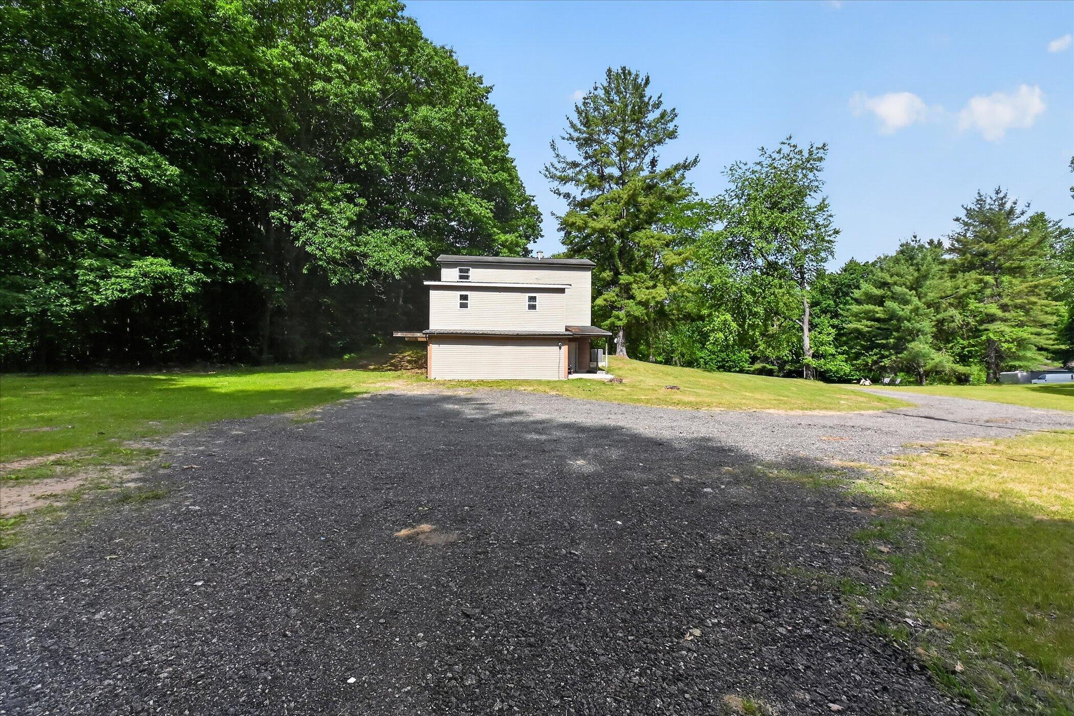 10260 North Ferris Road Riverdale, MI 48877 - Photo 34 of 57 42-10260-N-Ferris-Rd-WindowStill