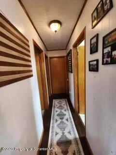 a view of entryway with furniture