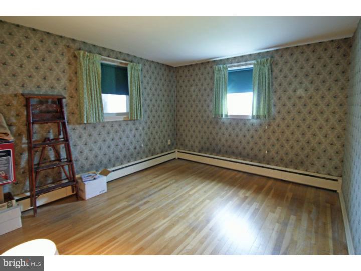 1352 Midland Road Conshohocken, PA 19428 - Photo 4 of 11 Bedroom