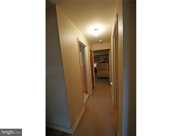1352 Midland Road Conshohocken, PA 19428 - Photo 7 of 11 Hallway