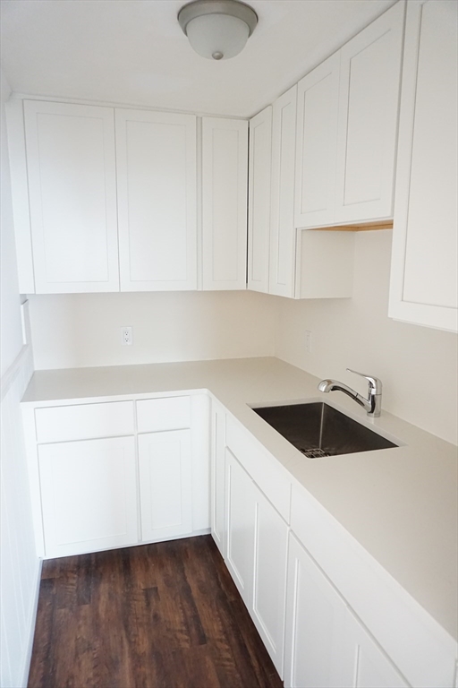 18 Sutherland Street Lowell, MA 01850 - Photo 10 of 28