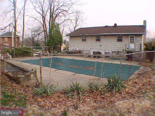 2331-25 Berkley Road Reading, PA 19605 - Photo 5 of 6