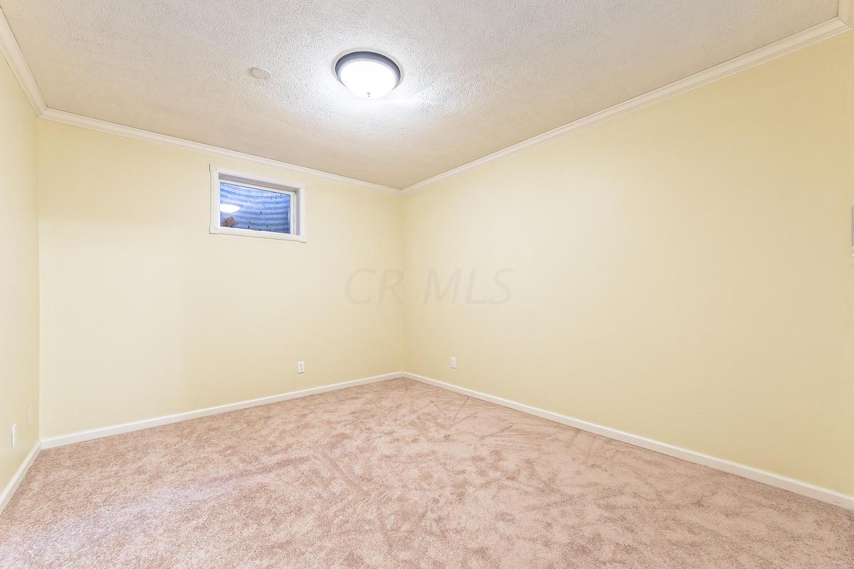 2680 Charing Road Columbus, OH 43221 - Photo 20 of 46