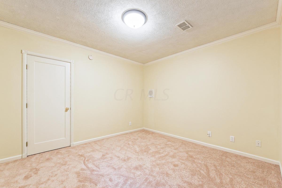 2680 Charing Road Columbus, OH 43221 - Photo 21 of 46