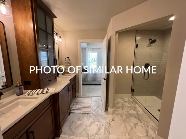 $799,900 | 2556 North Stellita Circle, De Pere, WI 54115