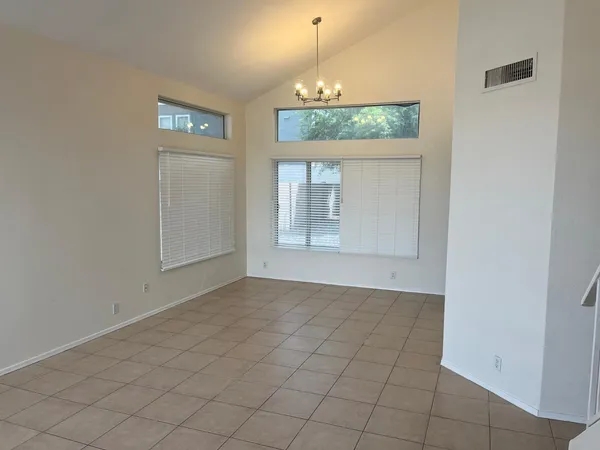$2,300 | 17 East Hillside Street, Mesa, AZ 85201