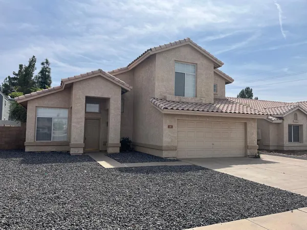$2,300 | 17 East Hillside Street, Mesa, AZ 85201