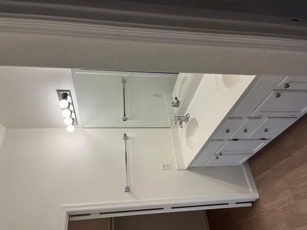 $2,300 | 17 East Hillside Street, Mesa, AZ 85201