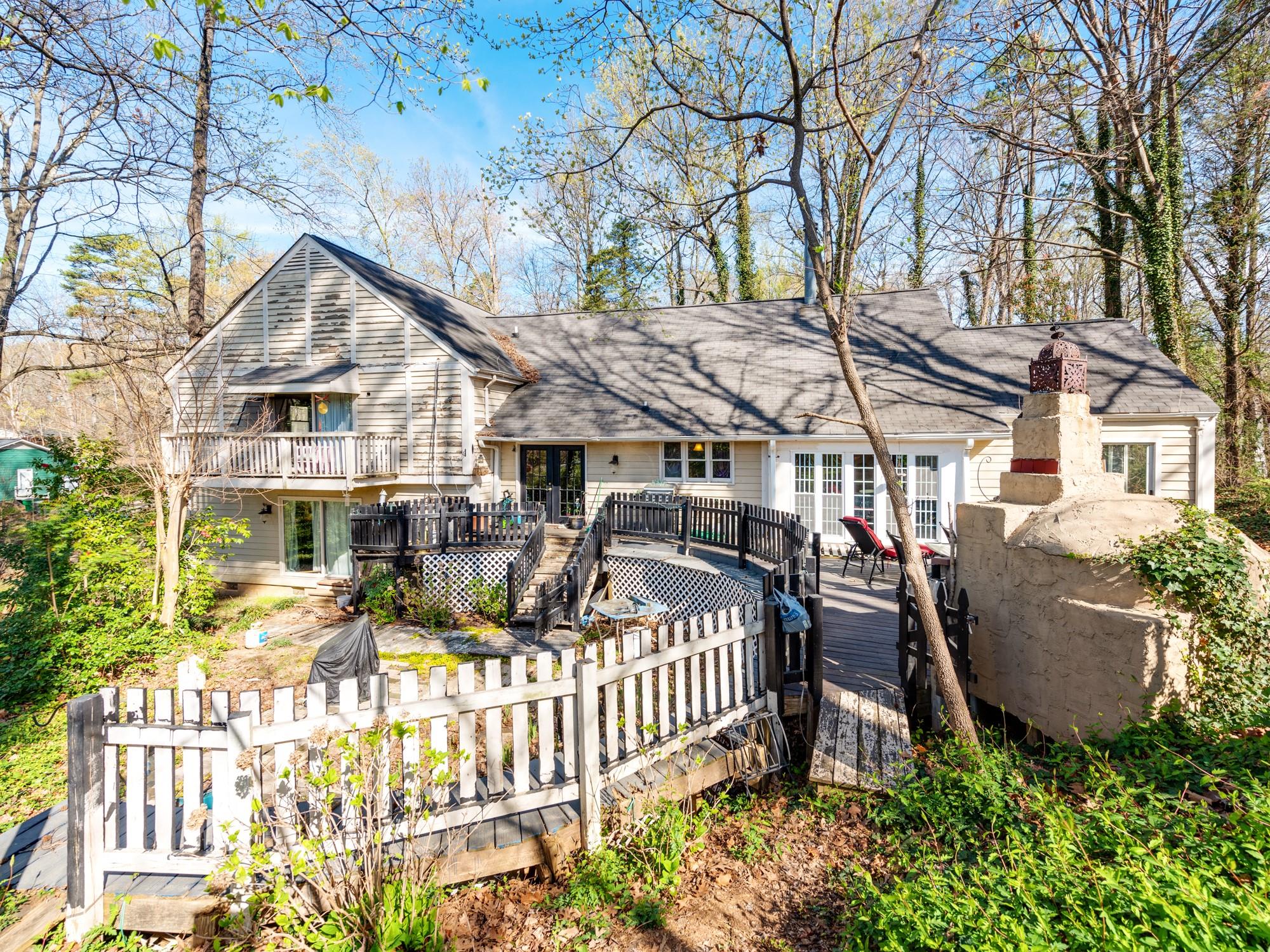 2429 Dellinger Circle Charlotte, NC 28269 - Photo 40 of 40 front view of a house with a small yard