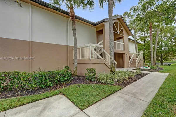 $1,650 | 9901 Westview Drive, Unit 325, Coral Springs, FL 33076