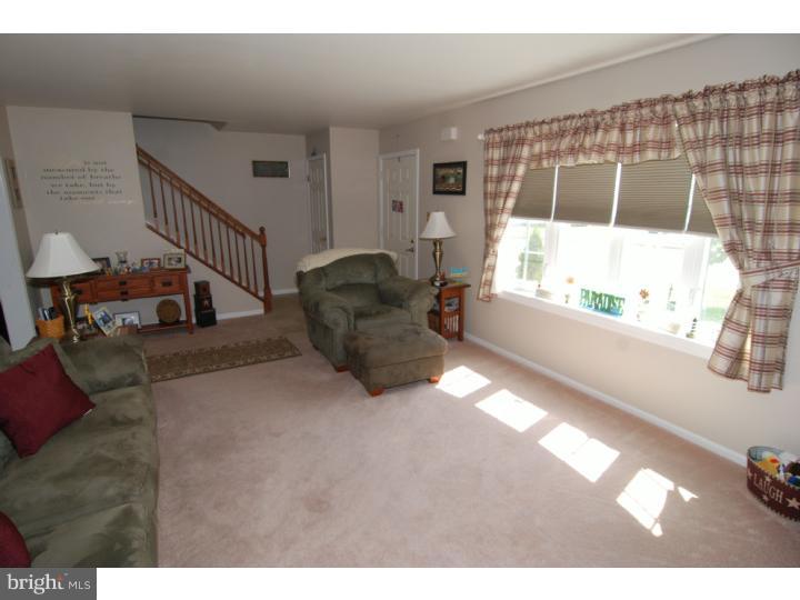 1707 Acorn Drive Sinking Spring, PA 19608 - Photo 5 of 19 Living Room