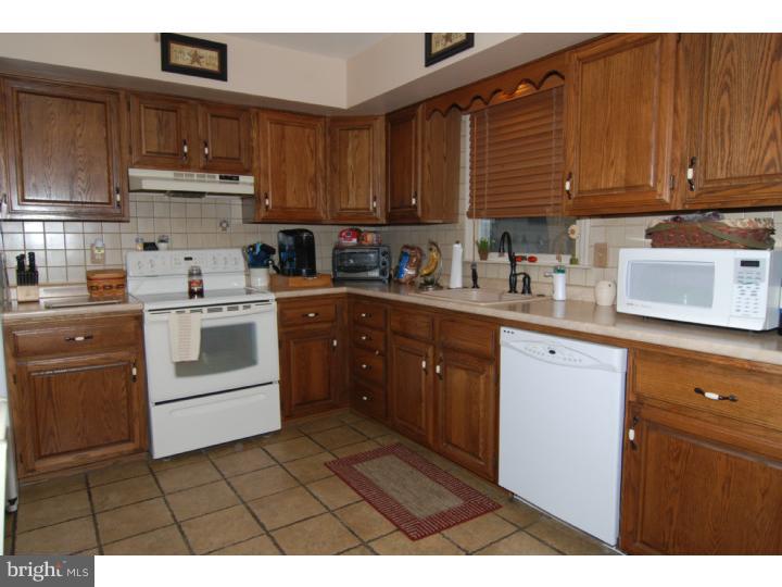 1707 Acorn Drive Sinking Spring, PA 19608 - Photo 8 of 19 Kitchen