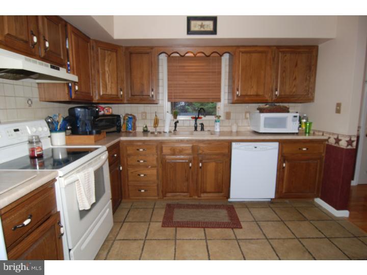 1707 Acorn Drive Sinking Spring, PA 19608 - Photo 9 of 19 Kitchen