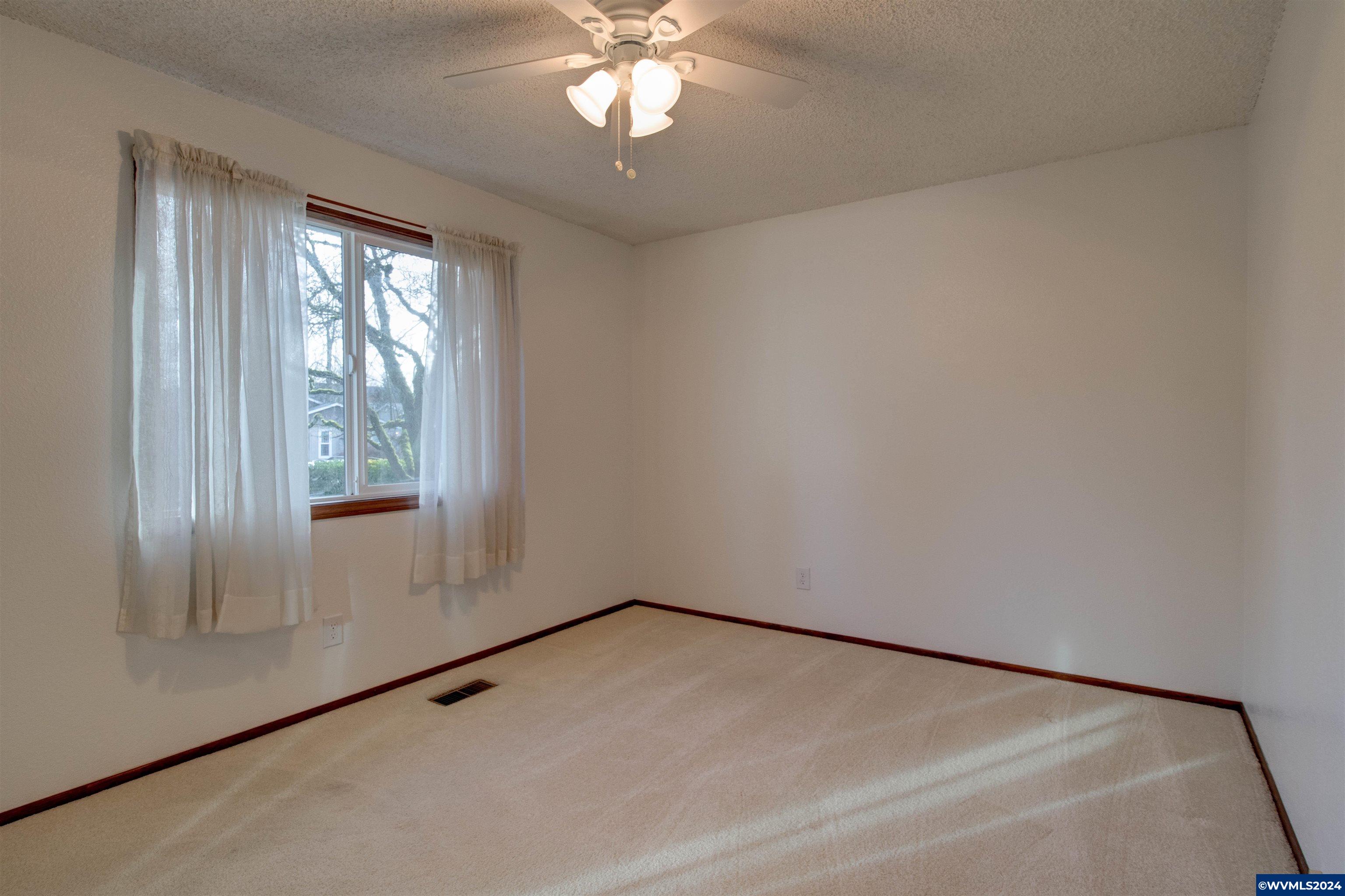 463 Snoopy Lane Northeast Salem, OR 97301 - Photo 25 of 42