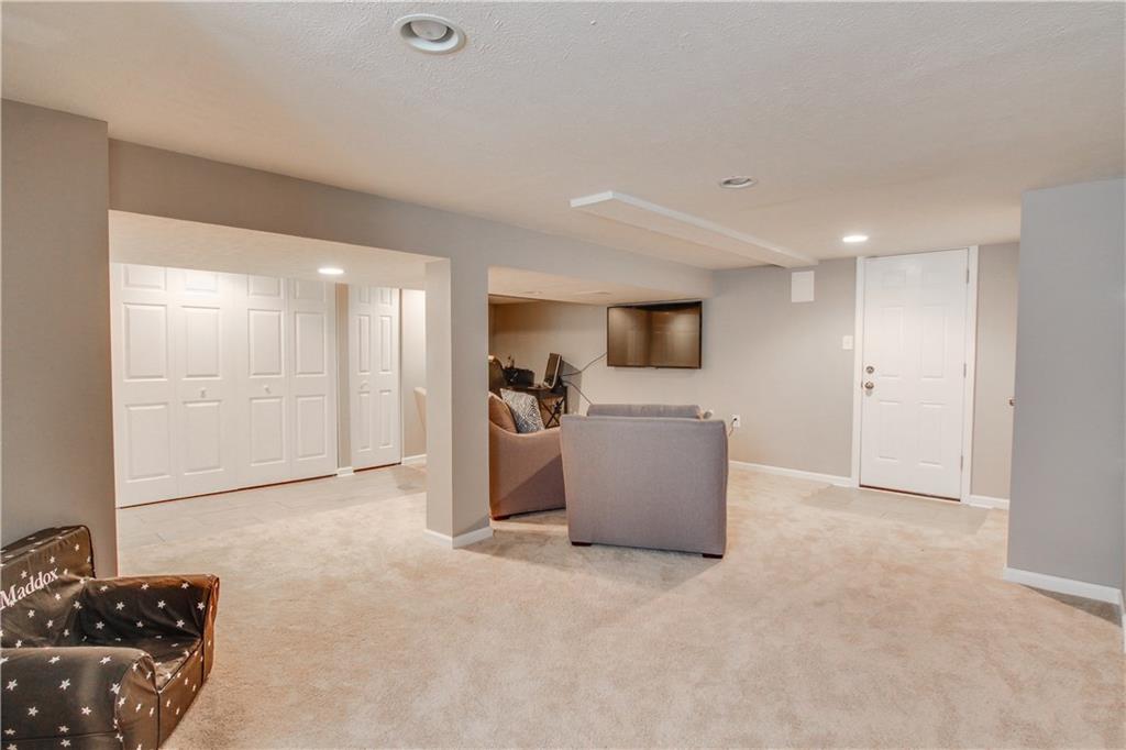 285 Wheeler Avenue McKees Rocks, PA 15136 - Photo 13 of 13 Completely Updated Gameroom