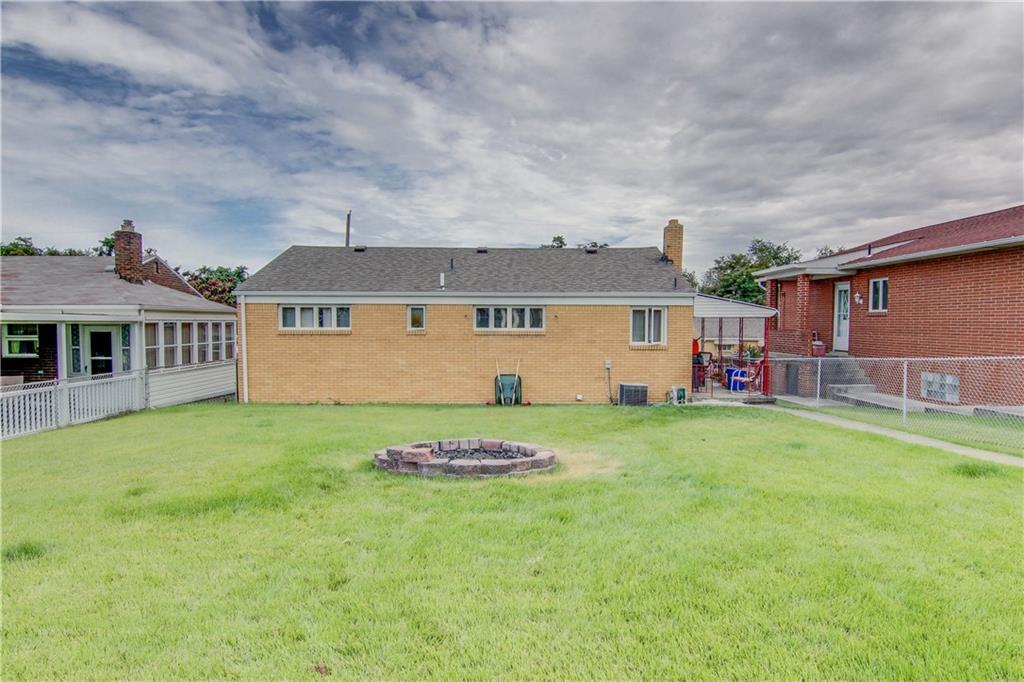 285 Wheeler Avenue McKees Rocks, PA 15136 - Photo 4 of 13 Level, Fenced in Yard