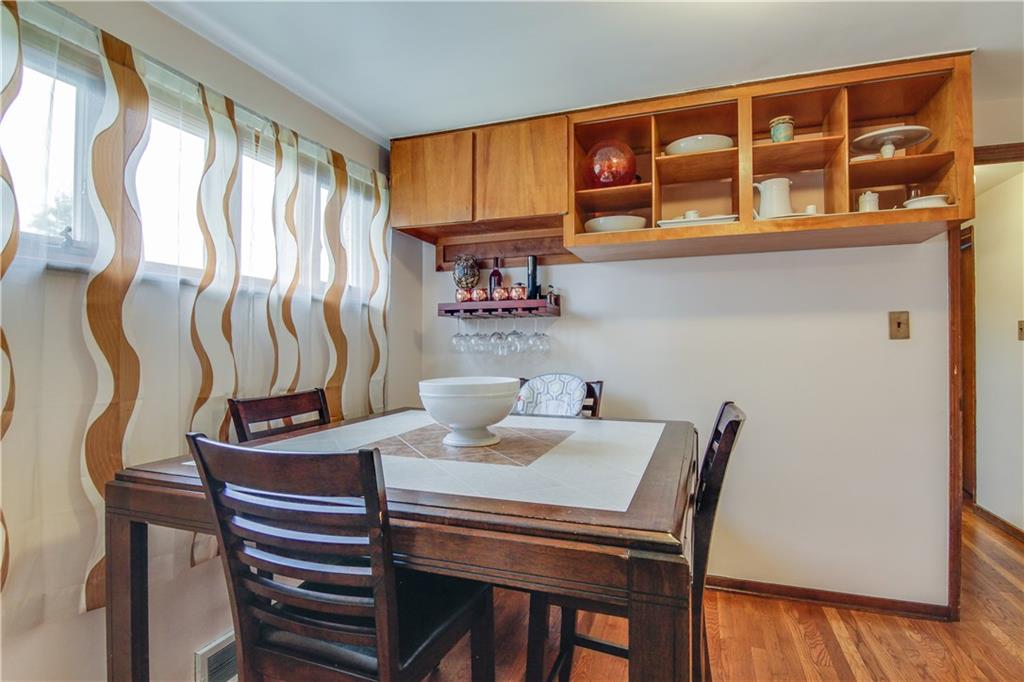 285 Wheeler Avenue McKees Rocks, PA 15136 - Photo 8 of 13 Dining Room