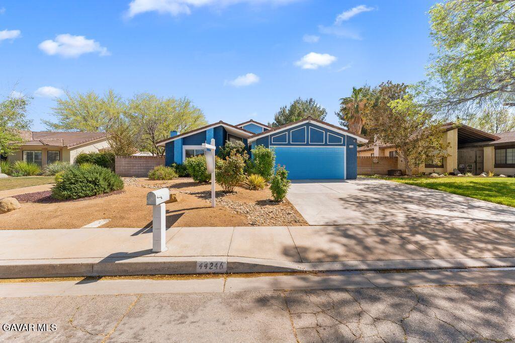 44246 Ruthron Avenue Lancaster, CA 93536 - Photo 1 of 32 1