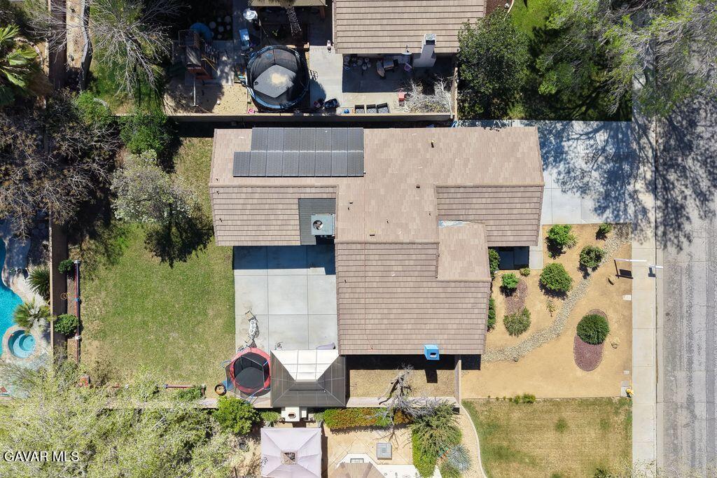 44246 Ruthron Avenue Lancaster, CA 93536 - Photo 30 of 31 a backyard of a house