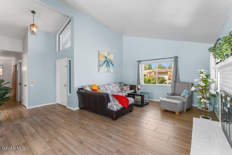 44246 Ruthron Avenue Lancaster, CA 93536 - Photo 6 of 32 15