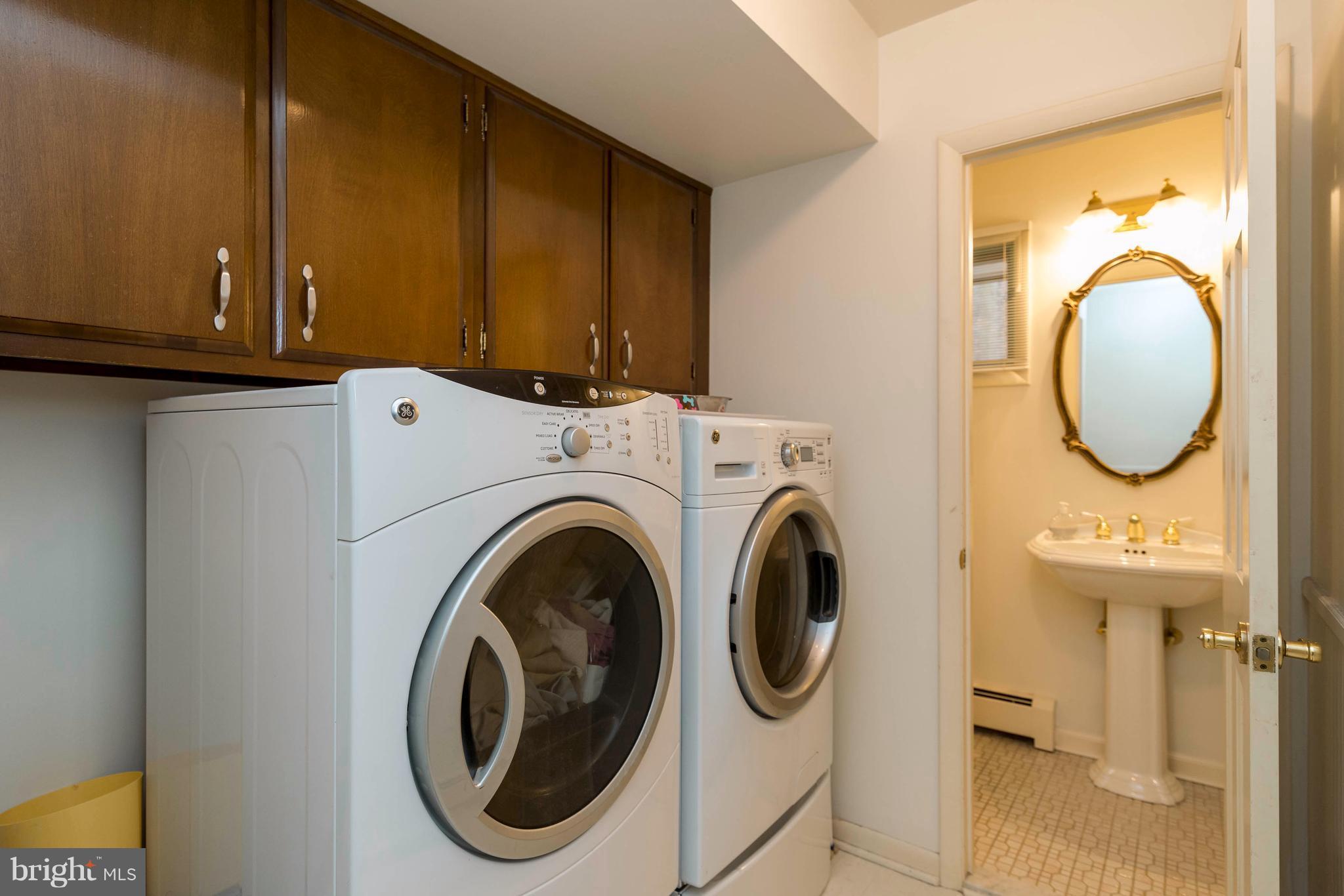 3 Stonehurst Road Phoenix, MD 21131 - Photo 17 of 30 Dedicated laundry room w/ half bath