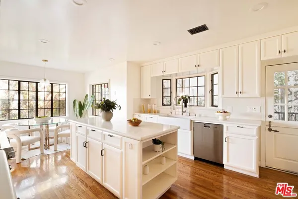 $5,495,000 | 4818 Bonvue Avenue, Los Angeles, CA 90027