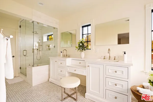$5,495,000 | 4818 Bonvue Avenue, Los Angeles, CA 90027
