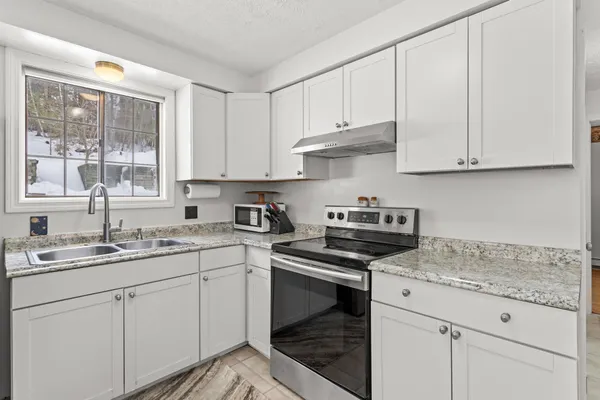$510,000 | 109 Weston Road, Manchester, NH 03103