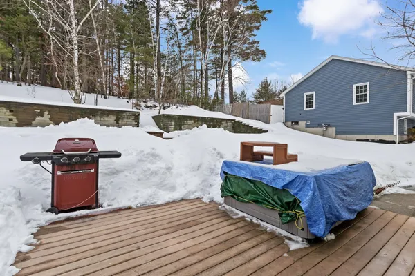 $510,000 | 109 Weston Road, Manchester, NH 03103