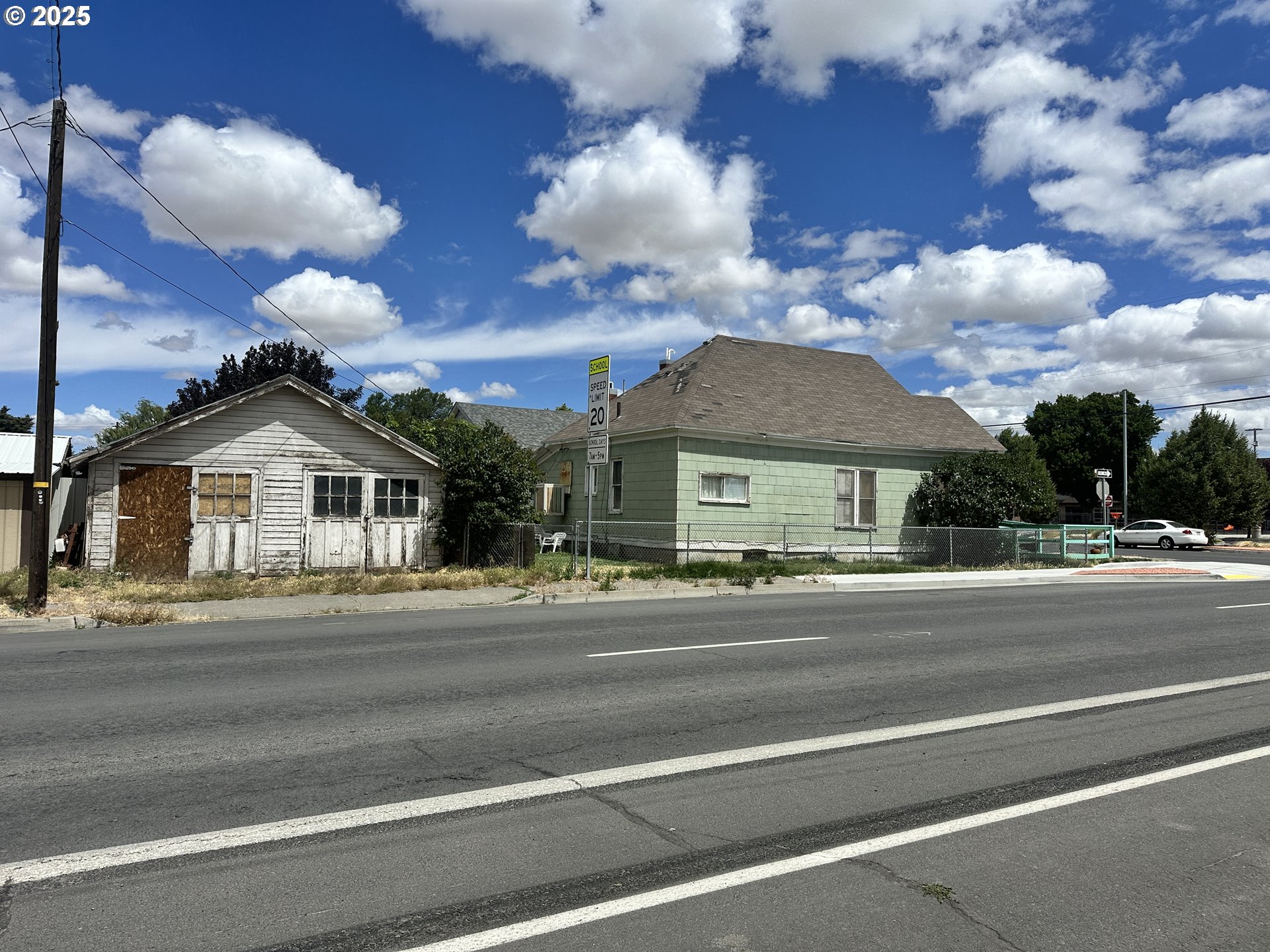 429 Southwest 15th Street Pendleton, OR 97801 - Photo 2 of 22