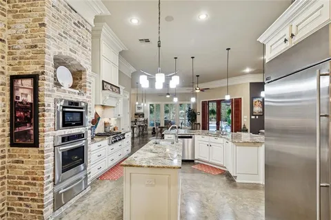 $1,095,000 | 206 Normandy Drive, Folsom, LA 70437