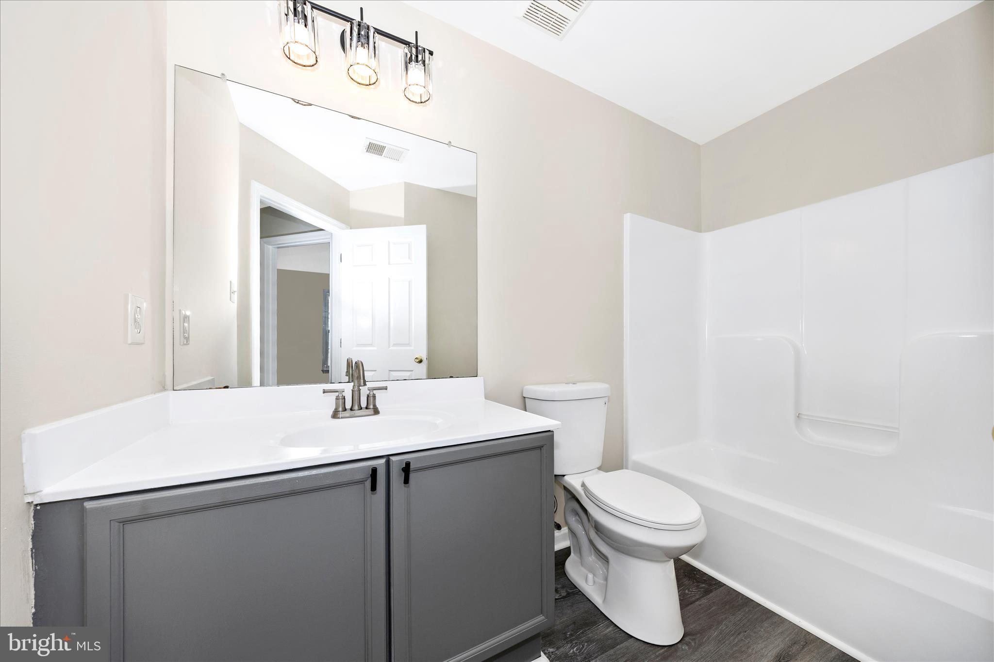 105 Sentry Ridge Smithsburg, MD 21783 - Photo 30 of 62 Hall Bathroom