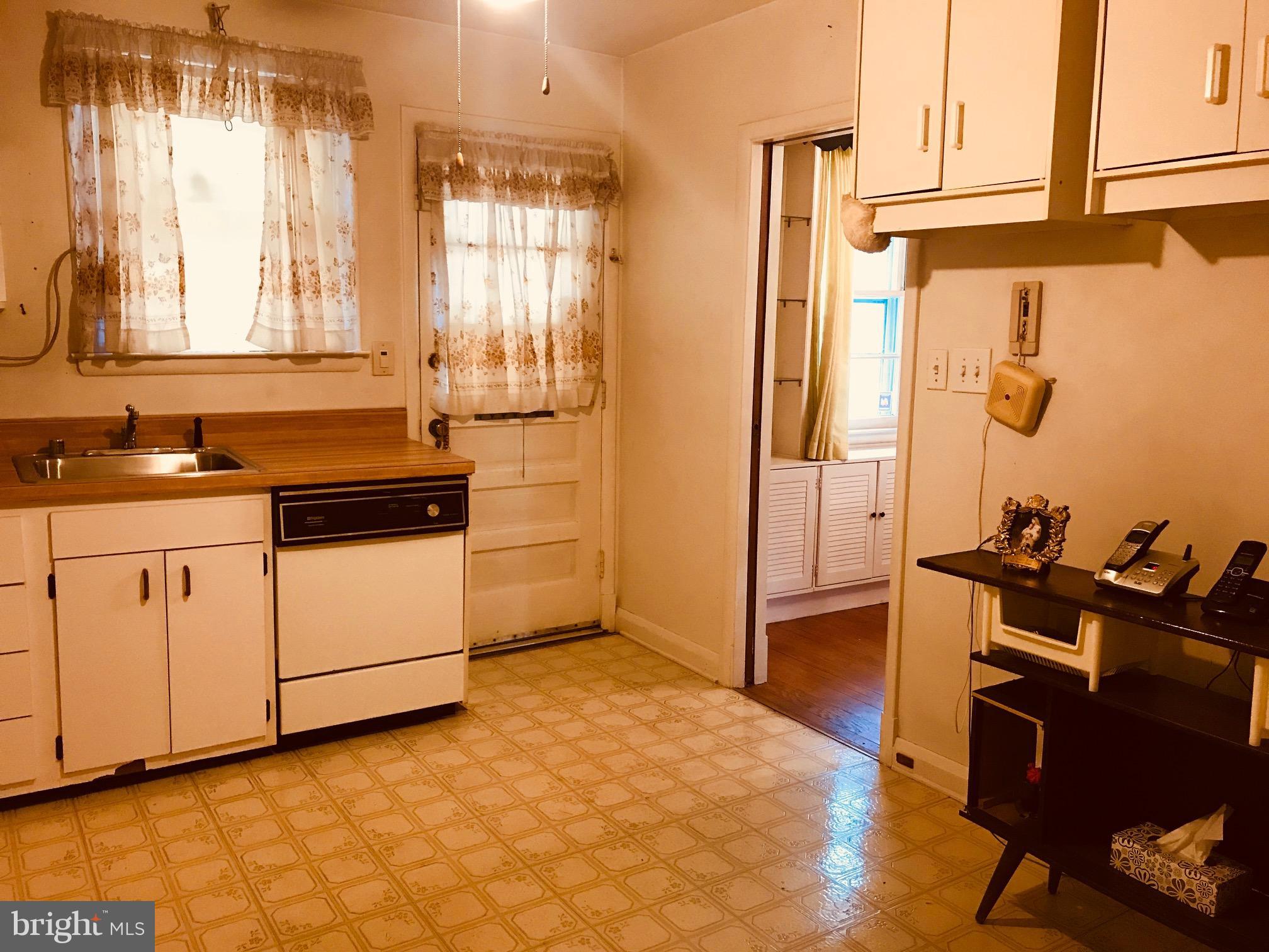 6710 Collinsdale Road Baltimore, MD 21286 - Photo 6 of 7 Kitchen