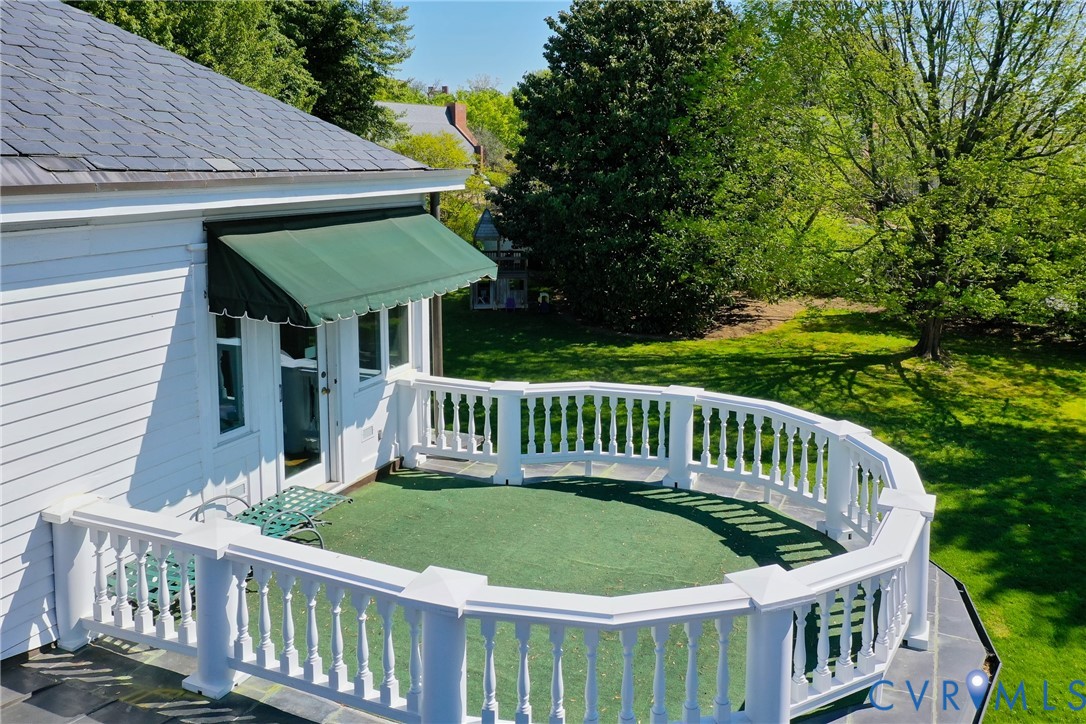Second level deck