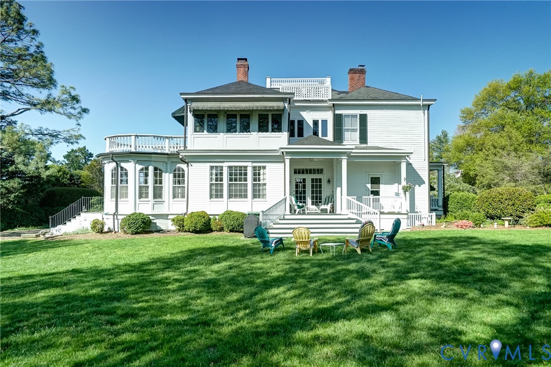 Rear of home & yard