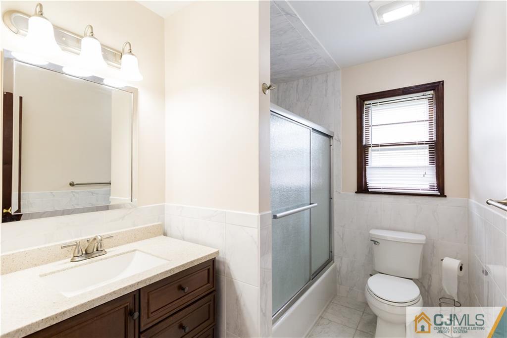 74 Bristol Road Piscataway, NJ 08854 - Photo 10 of 25 Gallery Image 10