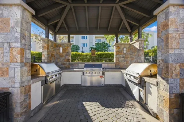 $1,550,000 | 12921 Union Avenue, Unit 107, Hawthorne, CA 90250