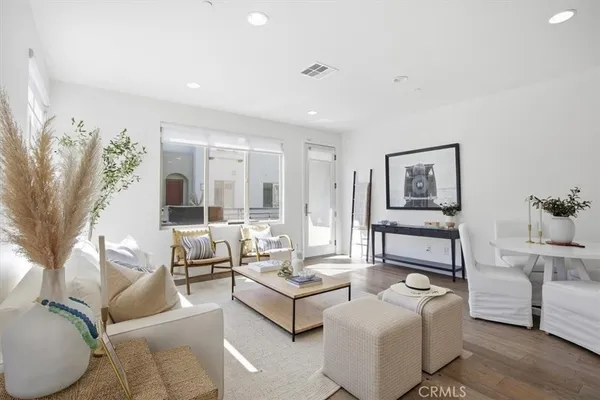 $1,550,000 | 12921 Union Avenue, Unit 107, Hawthorne, CA 90250