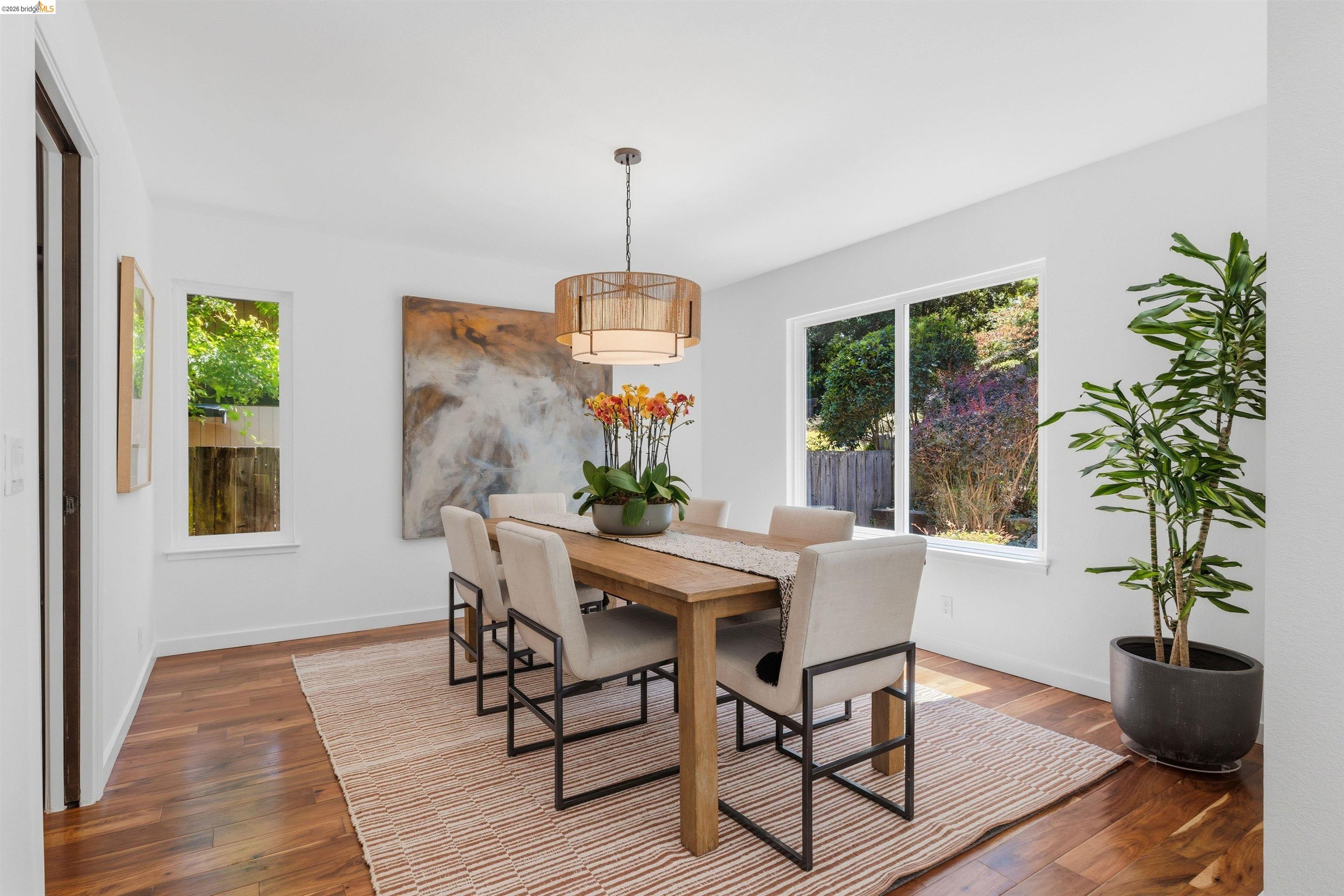 6763 Pinehaven Road Oakland, CA 94611 - Photo 12 of 48