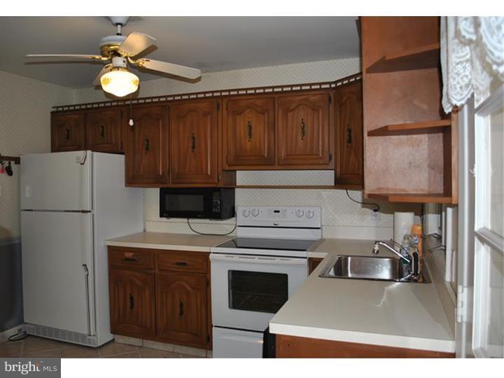 522 Berwyn Road Morrisville, PA 19067 - Photo 4 of 20 Kitchen