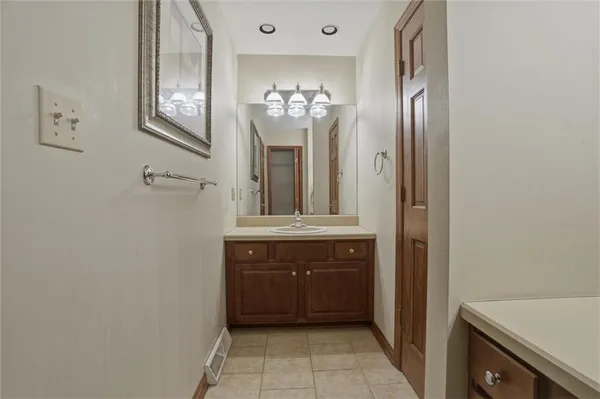 $795,000 | 1000 Fawn Valley Drive, Canonsburg, PA 15317