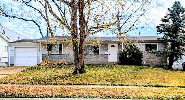 $1,800 | 6720 Cherryvale Drive, Hazelwood, MO 63042